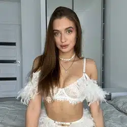 Mia Frost OnlyFans – @mia_evans in weißer Lingerie