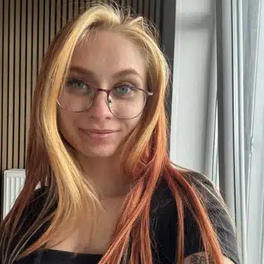 Jess OnlyFans – süße Rotschopf Studentin mit GFE