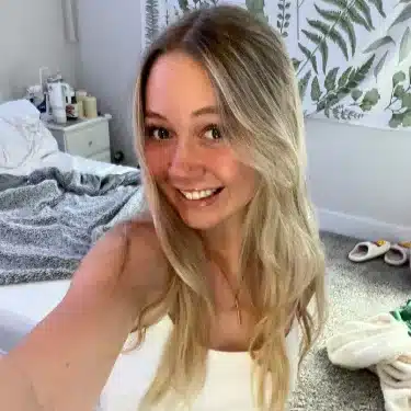 Kayla – frisch 18-jähriges blondes Girl auf OnlyFans